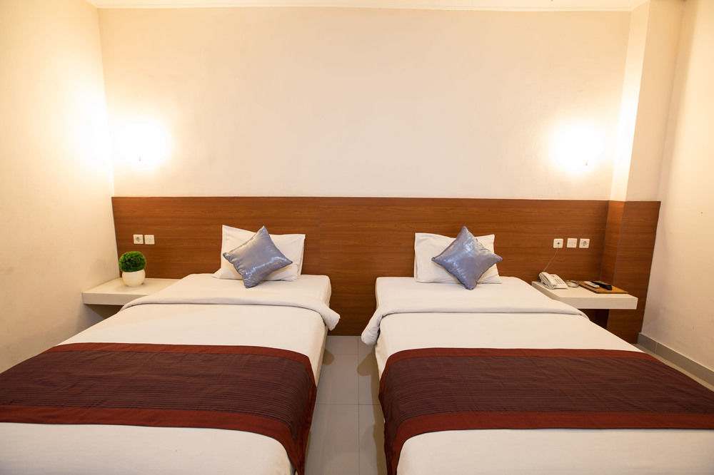 Reddoorz @ Raya Kuta Otel Kuta Lombok Dış mekan fotoğraf