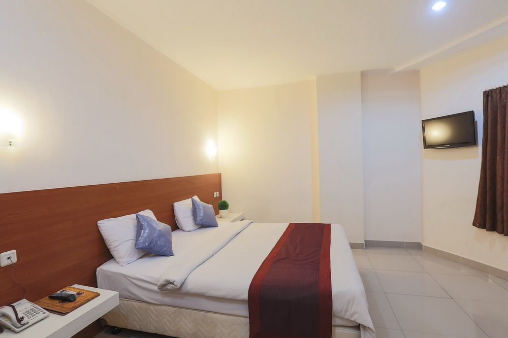 Reddoorz @ Raya Kuta Otel Kuta Lombok Dış mekan fotoğraf