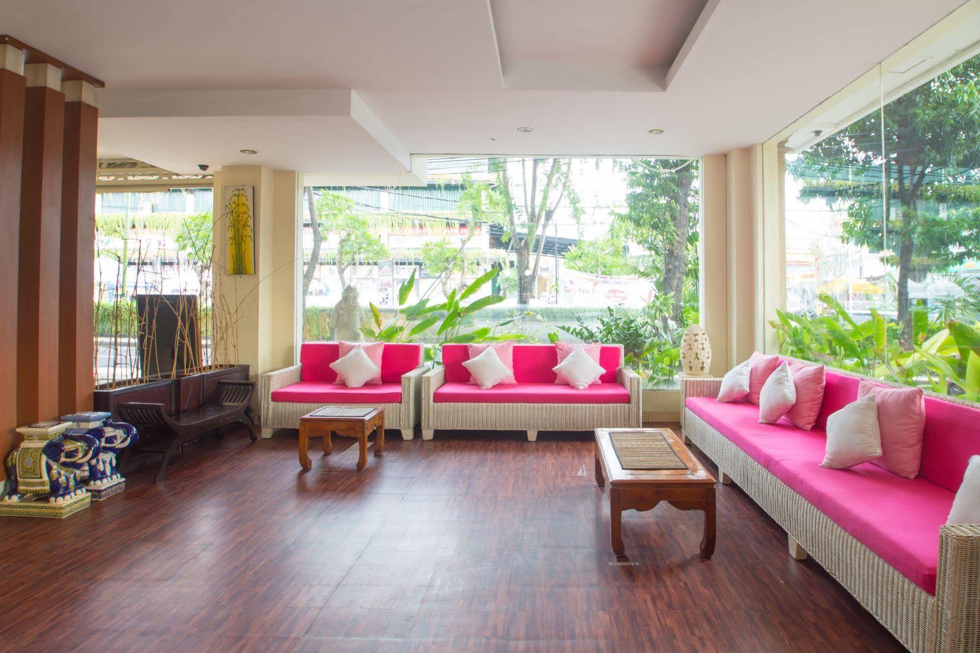 Reddoorz @ Raya Kuta Otel Kuta Lombok Dış mekan fotoğraf