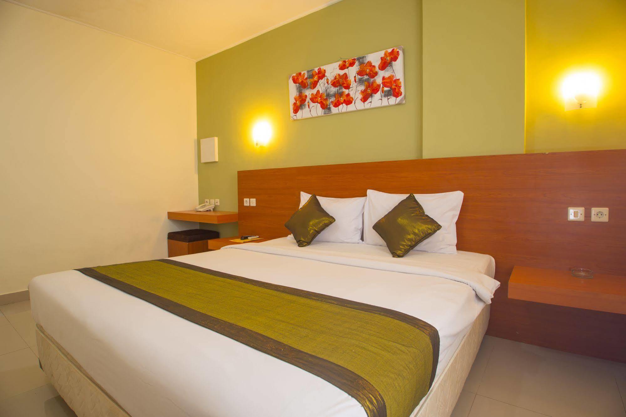Reddoorz @ Raya Kuta Otel Kuta Lombok Dış mekan fotoğraf
